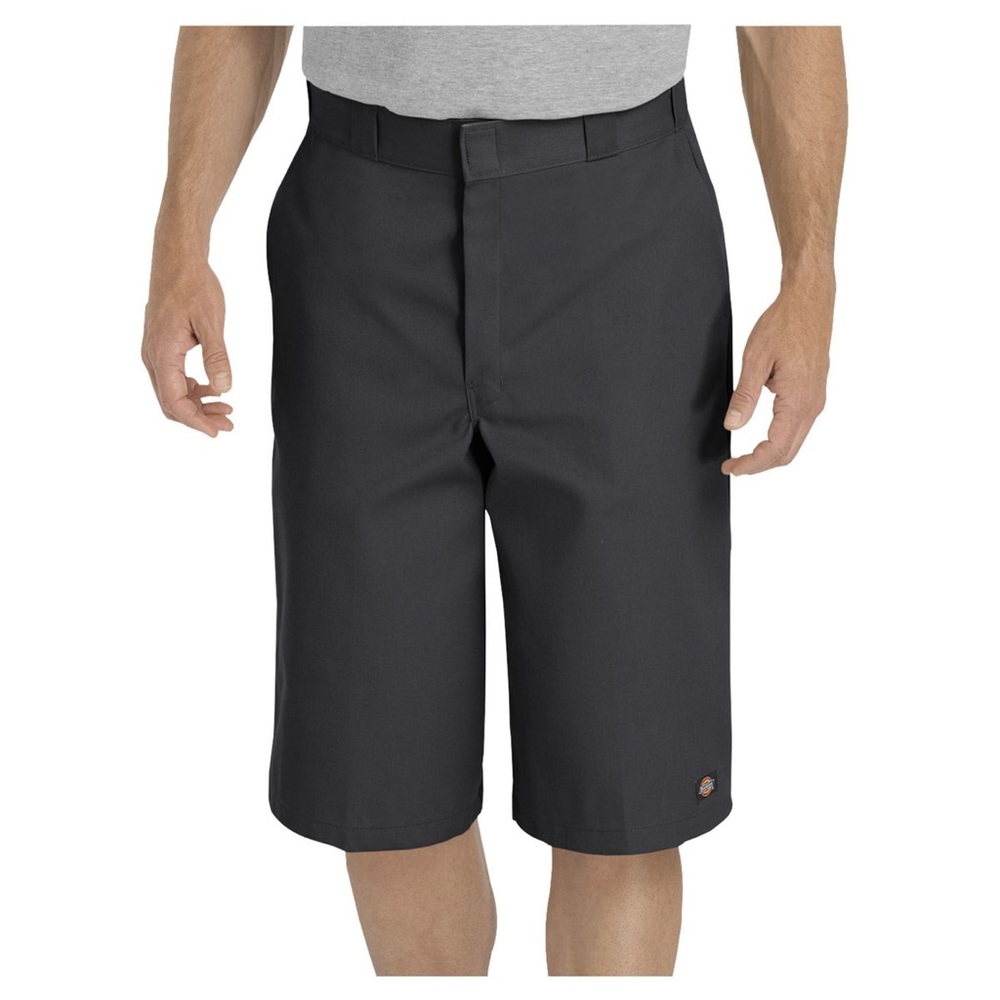 NWOT- Dickies loose fit cargo shorts